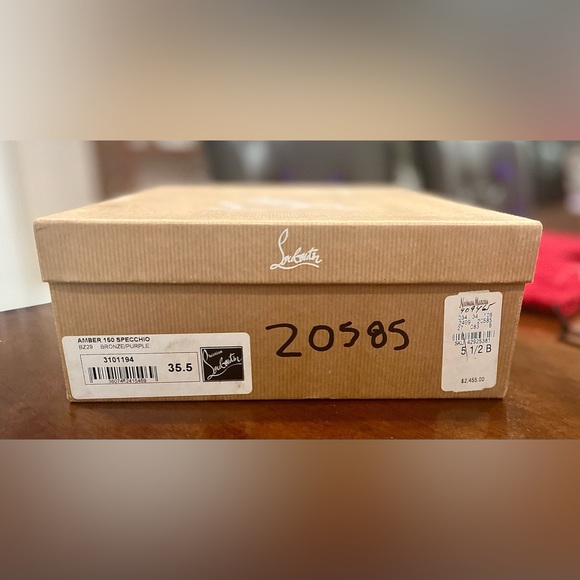 CHRISTIAN LOUBOUTIN
Ambertina Leather D'Orsay Pumps - Picture 7 of 8